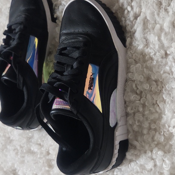 PUMA womens 9.5 sneakers - Picture 1 of 6